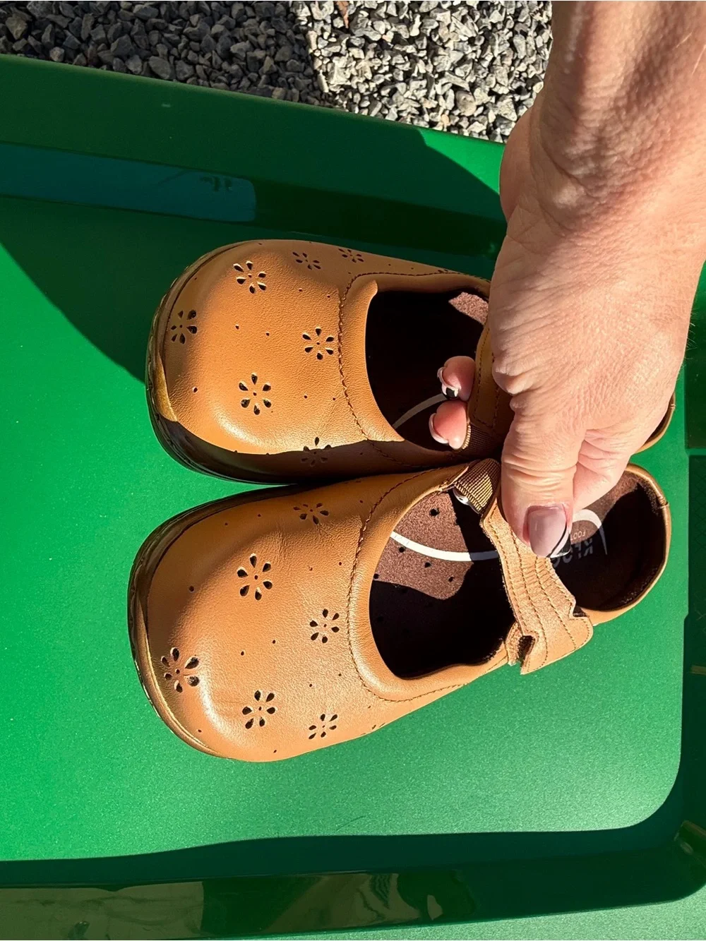 Klogs soft brown